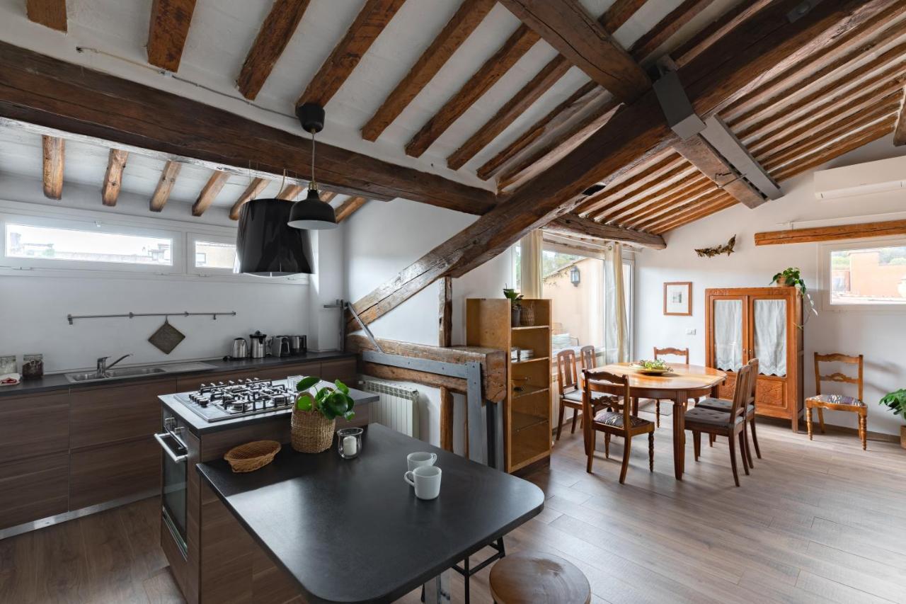 Amazing Penthouse With Terrace And Rooftop In Trastevere Rome Exterior photo