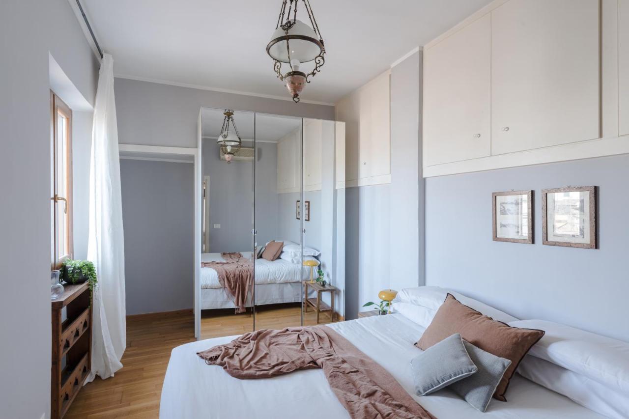 Amazing Penthouse With Terrace And Rooftop In Trastevere Rome Exterior photo